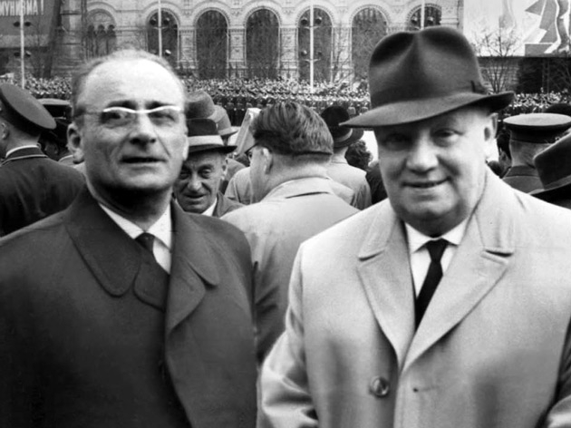 А. А. Расплетин и В. П. Чижов среди приглашенных на парад на Красной площади. 1 мая 1960 г.