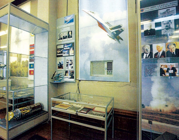 Фрагмент экспозиции музея, посвященной разработчикам систем ПВО